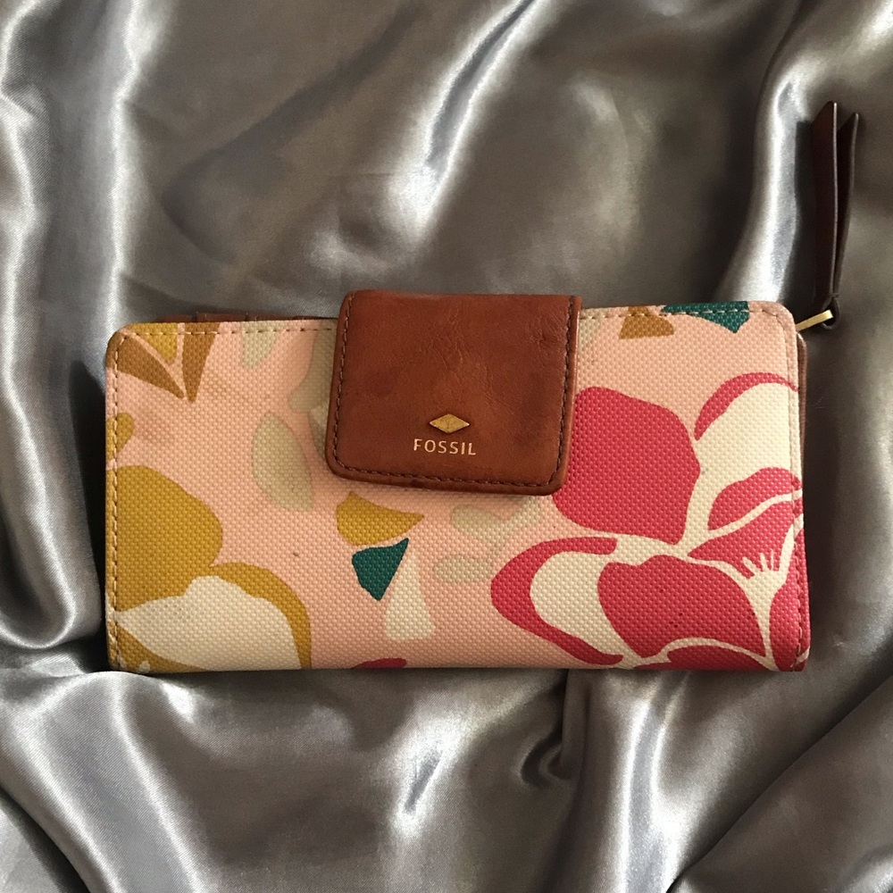 🌷PreOwned Floral Fossil Leather Large Snap Wallet
